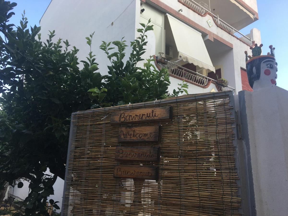 Bed and Breakfast La Zagara Furci Siculo Exterior foto
